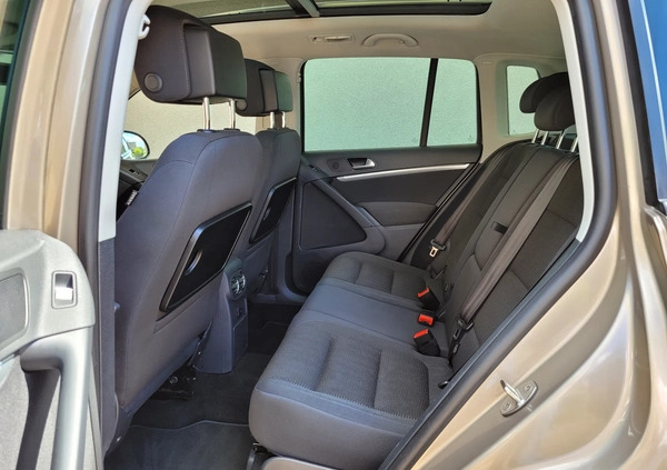 Volkswagen Tiguan cena 59800 przebieg: 140000, rok produkcji 2013 z Drezdenko małe 704